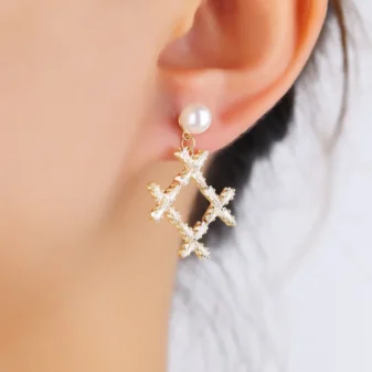 Boucle pendante Perle & Cristal