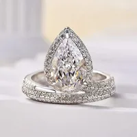 Bague-De-Fian-ailles-Style-Princesse-Avec-Gouttes-D-Eau-Et-Diamants-En-Cuivre-Pour-Femmes-Bijoux-De-Haute-l-gance-Avec-Motif-G-om-trique-main-image-2 Bague-De-Fian-ailles-Style-Princesse-Avec-Gouttes-D-Eau-Et-Diamants-En-Cuivre-Pour-Femmes-Bijoux-De-Haute-l-gance-Avec-Motif-G-om-trique-main-image-2