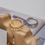 Bague-Minimaliste-Moderne-Pour-Femmes-En-Acier-Inoxydable-18K-Avec-Zirconia-Blanche-Forme-Ronde-Pendentif-Perle-Taille-7-Adapt-e-Au-Voyage-display-picture-4