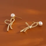 Boucles-D-oreilles-De-Luxe-Tendance-2025-Pour-Femmes-Perle-Naturelle-Papillon-Scintillant-Bijoux-De-Mode-En-Cuivre-3