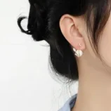 Le-Cuivre-Couleur-Unie-Plaqu-En-Rack-Zircon-Plaqu-Or-18K-Style-Moderne-Brillant-Boucles-D-Oreilles-main-image-3 - Copie