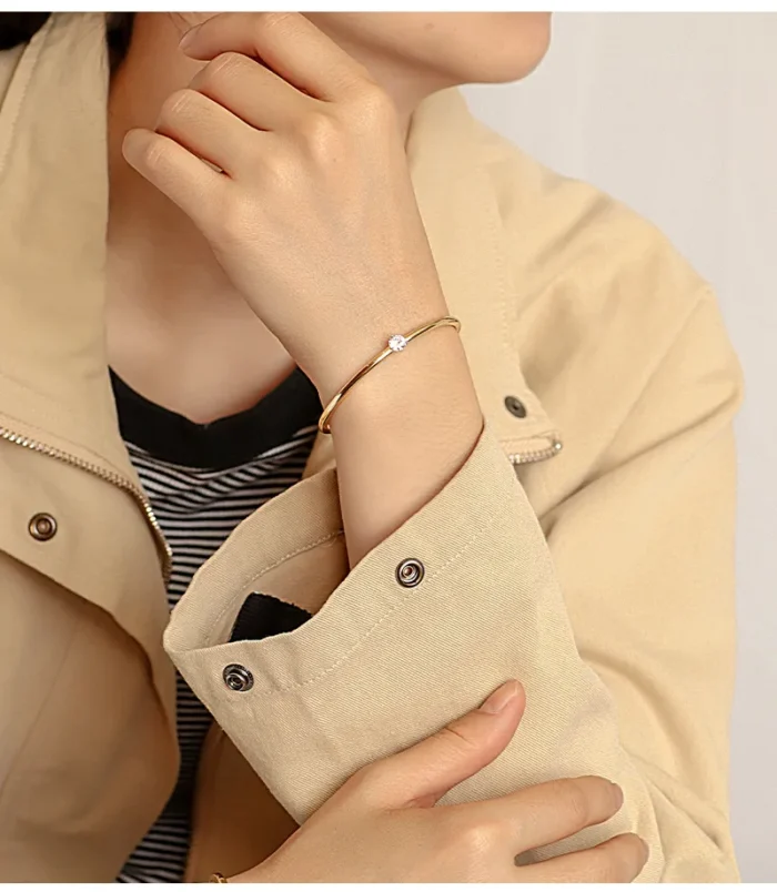 Le-Cuivre-G-om-trique-Plaqu-En-Rack-Zircon-Style-IG-D-contract-e-Commuer-Bracelet-display-picture-4