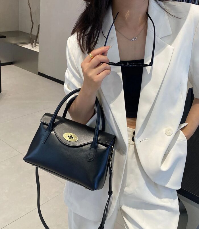 Sac-Main-Carr-En-Cuir-Tann-Pour-Femmes-Style-Vintage-Europ-en-Et-Am-ricain-Avec-Fermeture-Clef-Et-Bandouli-re-paule-display-picture-3