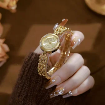 Montre Bracelet Dorée Style Classique